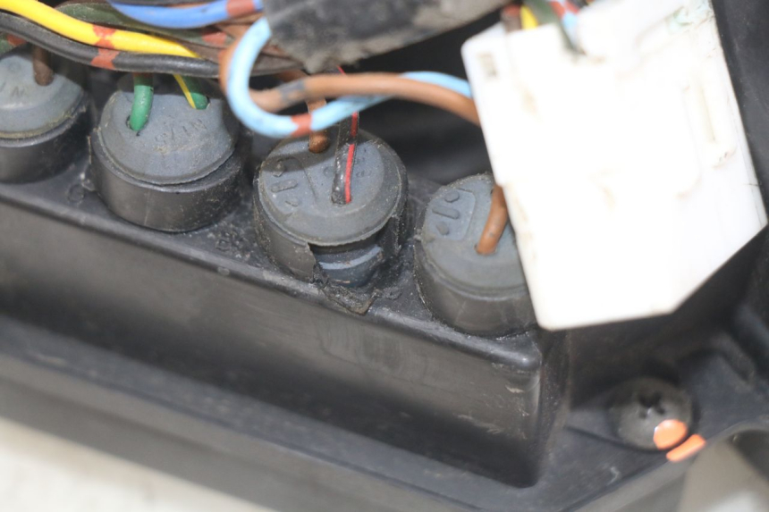 photo de LICZNIK YAMAHA YZF R THUNDERCAT 600 (1996 - 2003) - Inny kąt widzenia