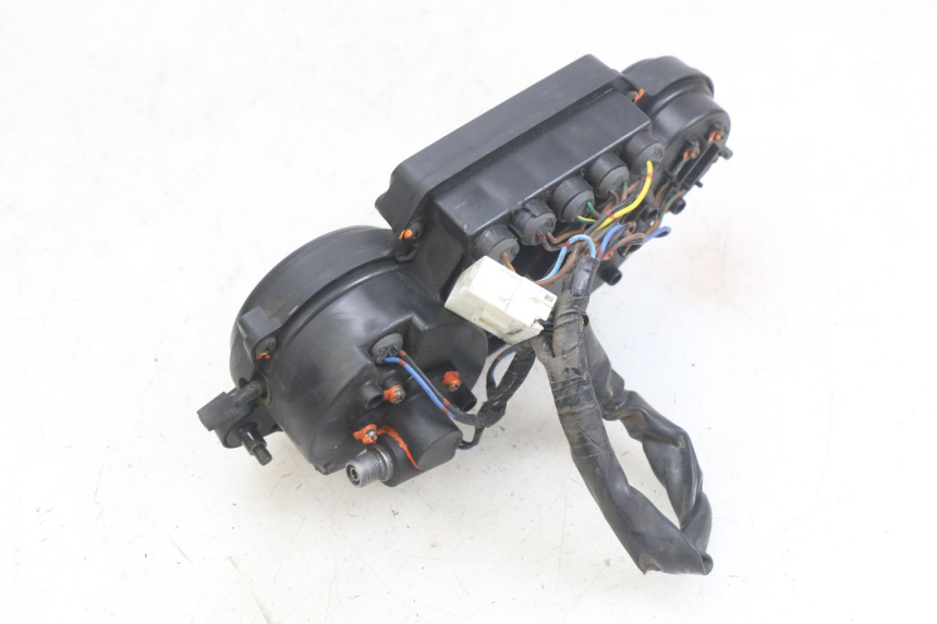 photo de LICZNIK YAMAHA YZF R THUNDERCAT 600 (1996 - 2003) - Zbliżenie techniczne