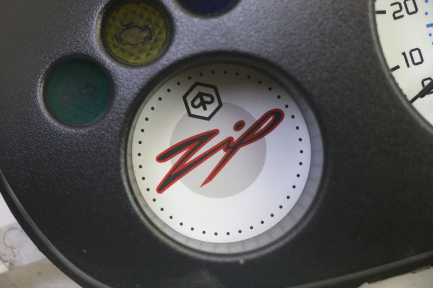 photo de LICZNIK PIAGGIO ZIP 4T 50 (2018 - 2020) - Zoom stanu zużycia