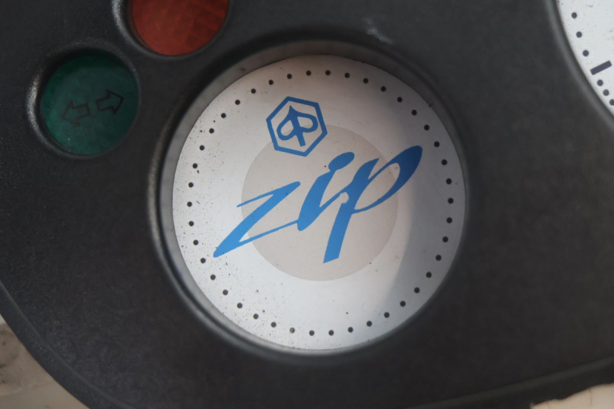 photo de LICZNIK PIAGGIO ZIP 4T 50 (2006 - 2017) - Zoom stanu zużycia