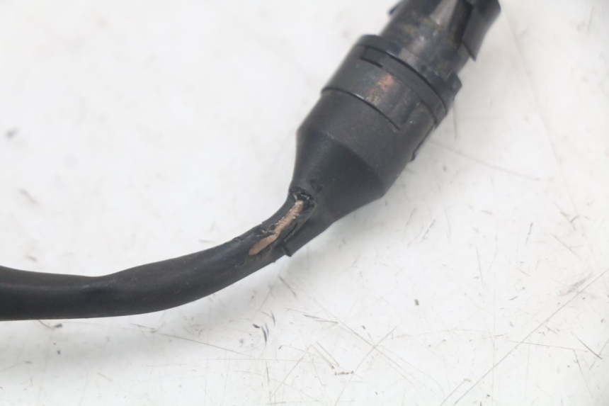 photo de Włącznik światła stopu QUADRO 3D S 350 (2013 - 2018) - Zbliżenie techniczne