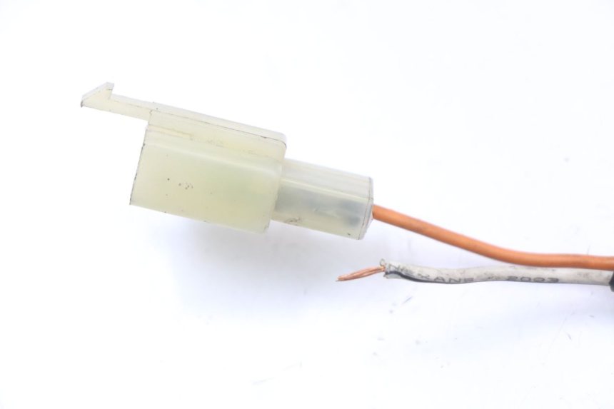 photo de Włącznik tylnego światła stopu HYOSUNG GV AQUILA 125 (2000 - 2009) - Inny kąt widzenia