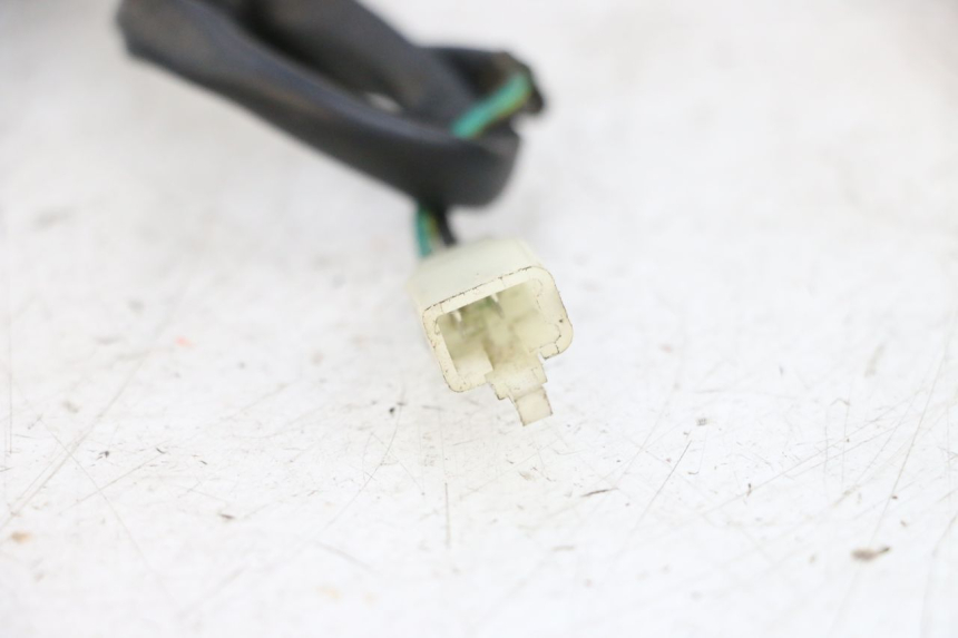 photo de Włącznik tylnego światła stopu MAG POWER BOMBERS 4T 50 (2016 - 2026) - Zoom stanu zużycia