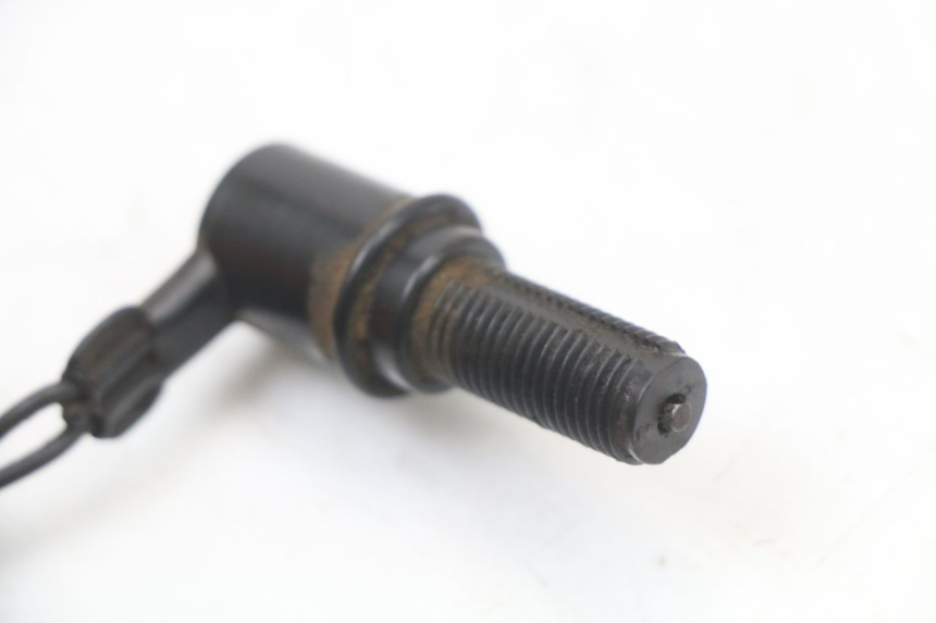 photo de Włącznik tylnego światła stopu YAMAHA DTLC 125 (1982 - 1987) - Inny kąt widzenia