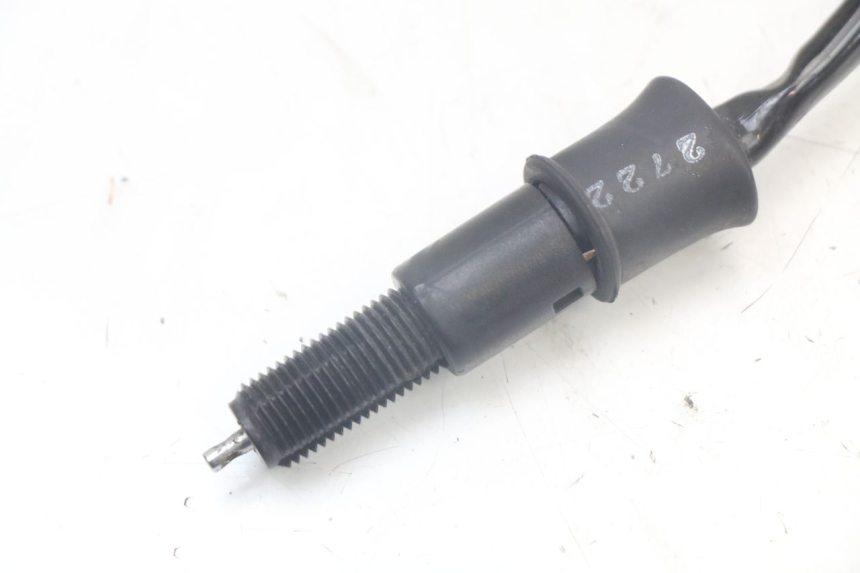 photo de Włącznik tylnego światła stopu KAWASAKI ER-6 ER6 N 650 (2012 - 2016) - Zoom stanu zużycia