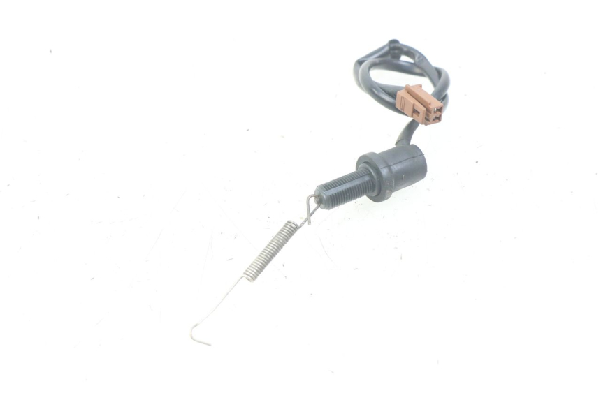 photo de Włącznik tylnego światła stopu YAMAHA FJR ABS 1300 (2006 - 2012) - Zoom stanu zużycia