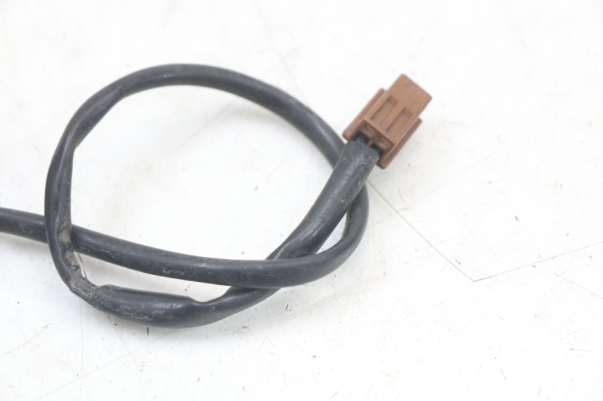 photo de Włącznik tylnego światła stopu YAMAHA FJR ABS 1300 (2006 - 2012) - Inny kąt widzenia