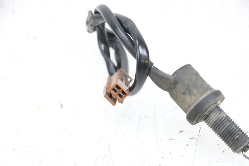 photo de Włącznik tylnego światła stopu YAMAHA FJR ABS 1300 (2006 - 2012) - Zoom stanu zużycia