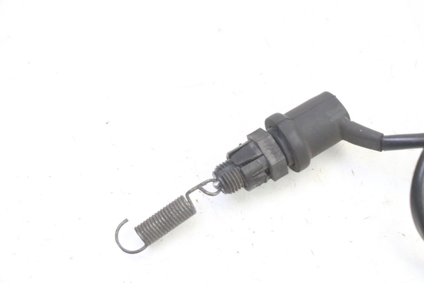 photo de Włącznik tylnego światła stopu YAMAHA FZ6 FAZER S2 600 (2007 - 2011) - Zoom stanu zużycia