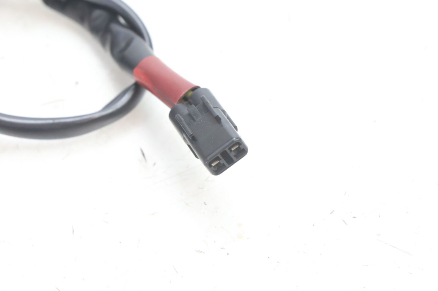 photo de WŁĄCZNIK ŚWIATEŁ STOP TYLNYCH YAMAHA FZ8 800 (2010 - 2016) - Zoom stanu zużycia