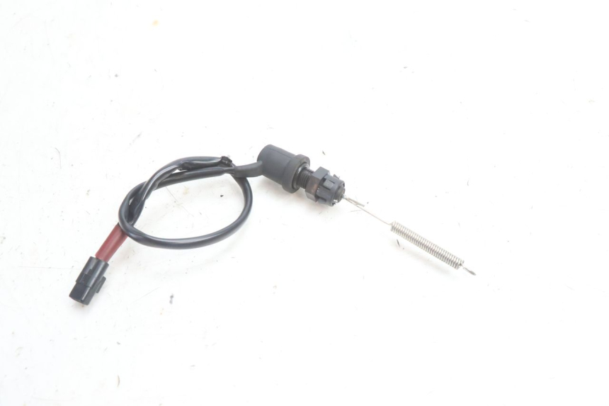 photo de WŁĄCZNIK ŚWIATEŁ STOP TYLNYCH YAMAHA FZ8 800 (2010 - 2016) - Zbliżenie techniczne