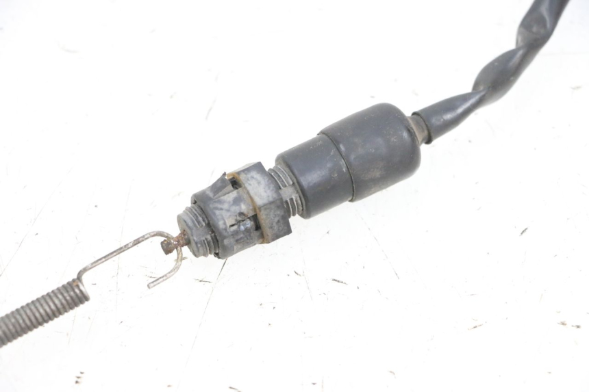 photo de Włącznik tylnego światła stopu KAWASAKI GPX R WARBIRD 600 (1988 - 1993) - Zbliżenie techniczne