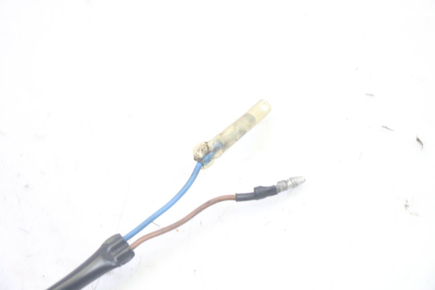 photo de Włącznik tylnego światła stopu KAWASAKI GPZ RX 1000 (1986 - 1988) - Zbliżenie techniczne