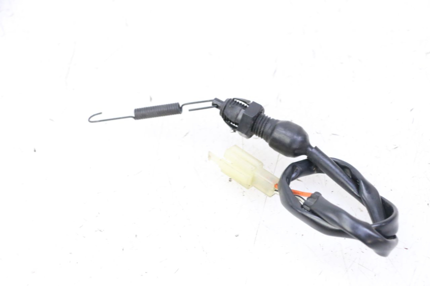 photo de Włącznik tylnego światła stopu SUZUKI GSR 750 (2011 - 2017) - Inny kąt widzenia