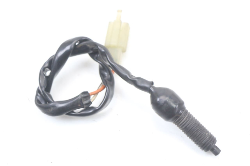 photo de Włącznik tylnego światła stopu SUZUKI GZ MARAUDER 125 (1998 - 2004) - Szczegół części