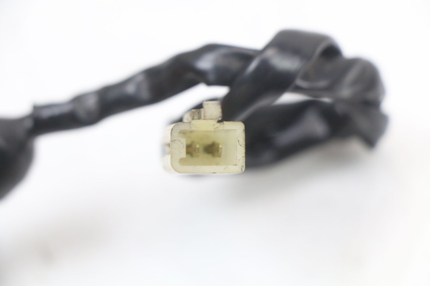 photo de Włącznik tylnego światła stopu SUZUKI GZ MARAUDER 125 (1998 - 2004) - Zbliżenie techniczne