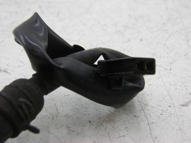 photo de Włącznik tylnego światła stopu HONDA VT C SHADOW 125 (1999 - 2007) - Zoom stanu zużycia