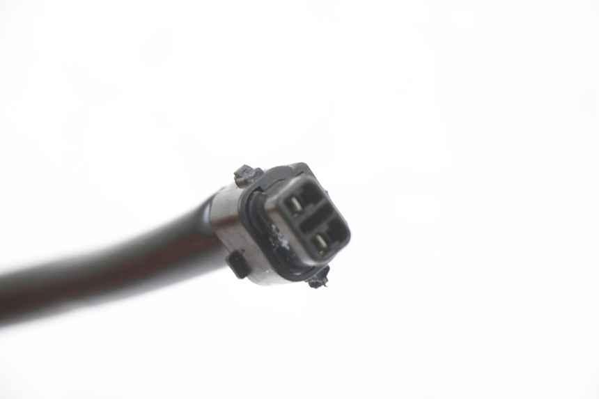 photo de Włącznik tylnego światła stopu KAWASAKI NINJA 400 (2018 - 2023) - Zbliżenie techniczne