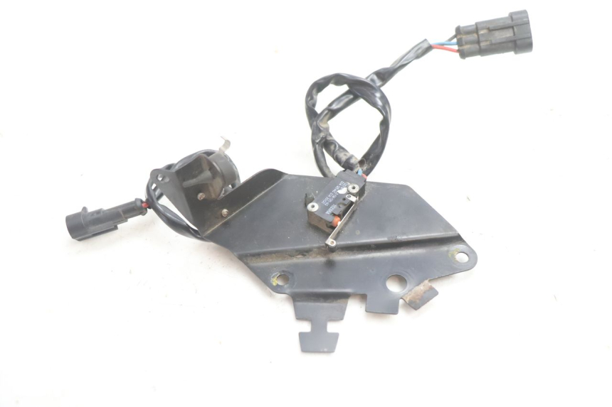 photo de STYK WŁĄCZNIKA ŚWIATEŁ STOP TYLNYCH CAN-AM SPYDER RS 1000 (2008 - 2012) - Szczegół części