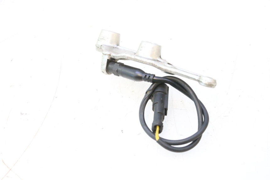 photo de STYK WŁĄCZNIKA ŚWIATEŁ STOPU TYLNEGO DUCATI SS IE DS CARENEE 1000 (2002 - 2006) - Zoom stanu zużycia