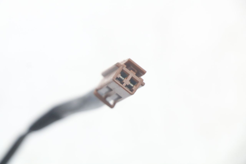 photo de Włącznik tylnego światła stopu YAMAHA TDM ABS 900 (2002 - 2014) - Inny kąt widzenia