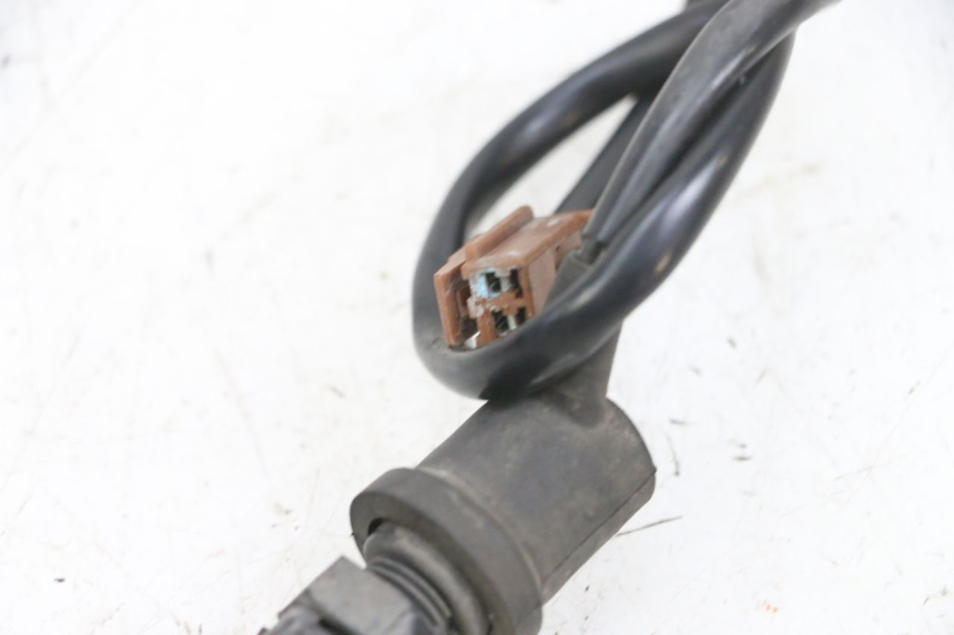 photo de Włącznik tylnego światła stopu YAMAHA TDM ABS 900 (2002 - 2014) - Zoom stanu zużycia