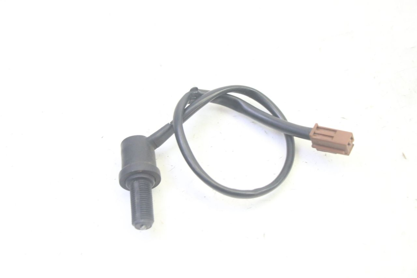 photo de Włącznik tylnego światła stopu YAMAHA TDM ABS 900 (2002 - 2014) - Zoom stanu zużycia