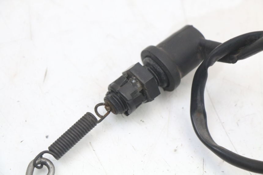 photo de Włącznik tylnego światła stopu YAMAHA TDR DELTABOX 125 (1997 - 2003) - Zoom stanu zużycia