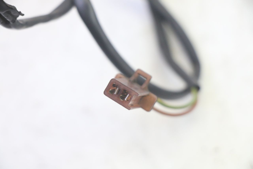 photo de Włącznik tylnego światła stopu YAMAHA TZR 50 (2008 - 2016) - Zbliżenie techniczne