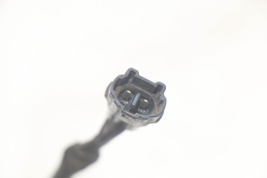 photo de Włącznik tylnego światła stopu KAWASAKI VERSYS ABS 650 (2015 - 2018) - Zoom stanu zużycia