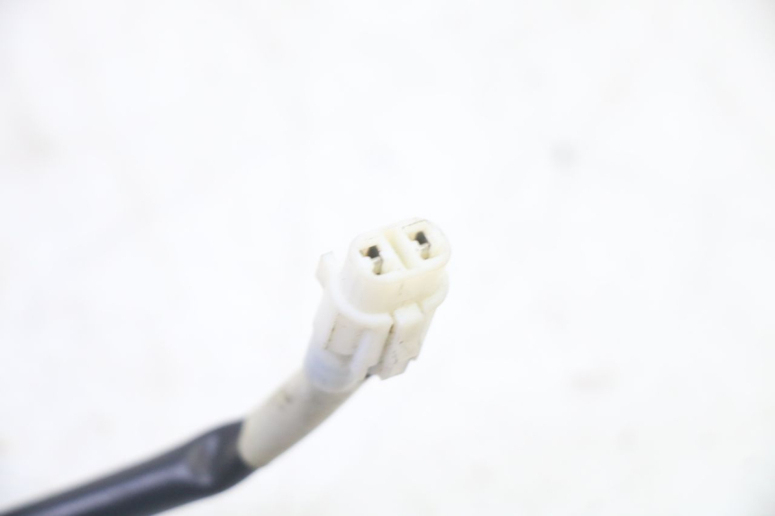 photo de Włącznik tylnego światła stopu YAMAHA XJ6 ABS 600 (2008 - 2016) - Zbliżenie techniczne