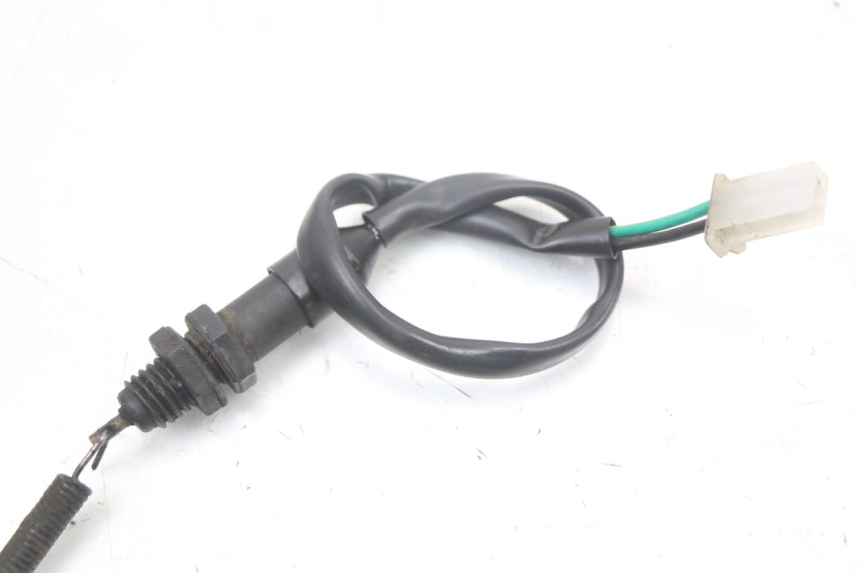 photo de Włącznik tylnego światła stopu SYM XS 125 (2007 - 2016) - Zbliżenie techniczne