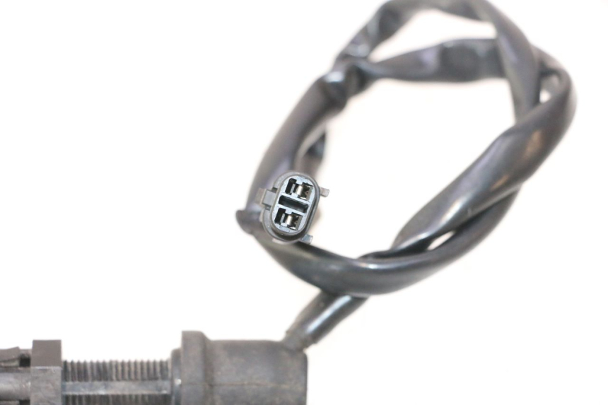 photo de STYK WŁĄCZNIKA ŚWIATEŁ STOPU TYLNEGO YAMAHA YZF R6 600 (2008 - 2009) - Szczegół części