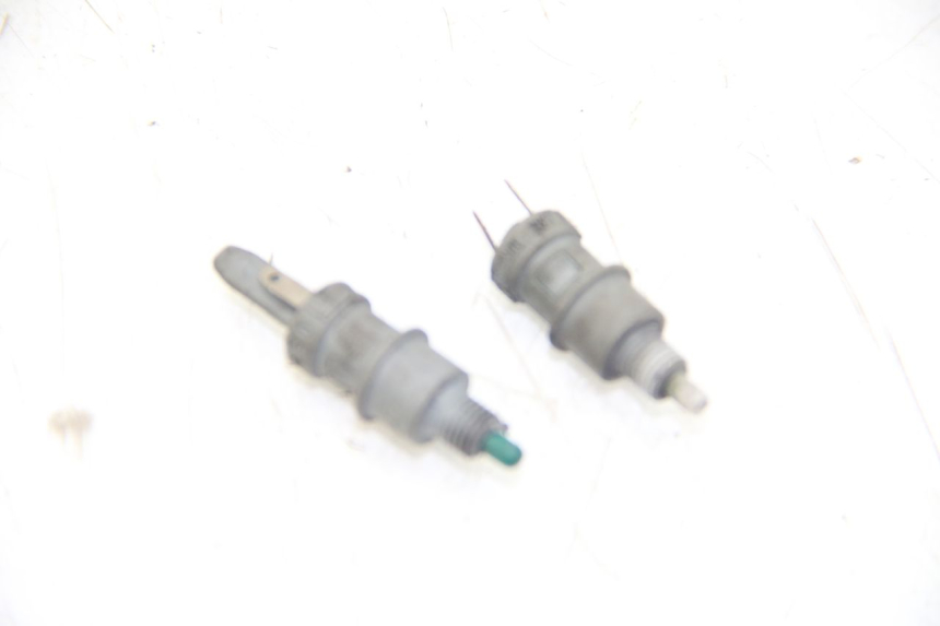 photo de Włącznik światła stopu MBK BOOSTER SPIRIT 50 (1999 - 2003) - Widok główny