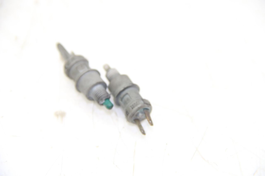 photo de Włącznik światła stopu MBK BOOSTER SPIRIT 50 (1999 - 2003) - Szczegół części