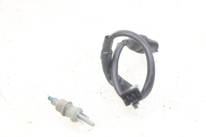 photo de Włącznik światła stopu YAMAHA BW'S EASY 50 (2013 - 2016) - Szczegół części