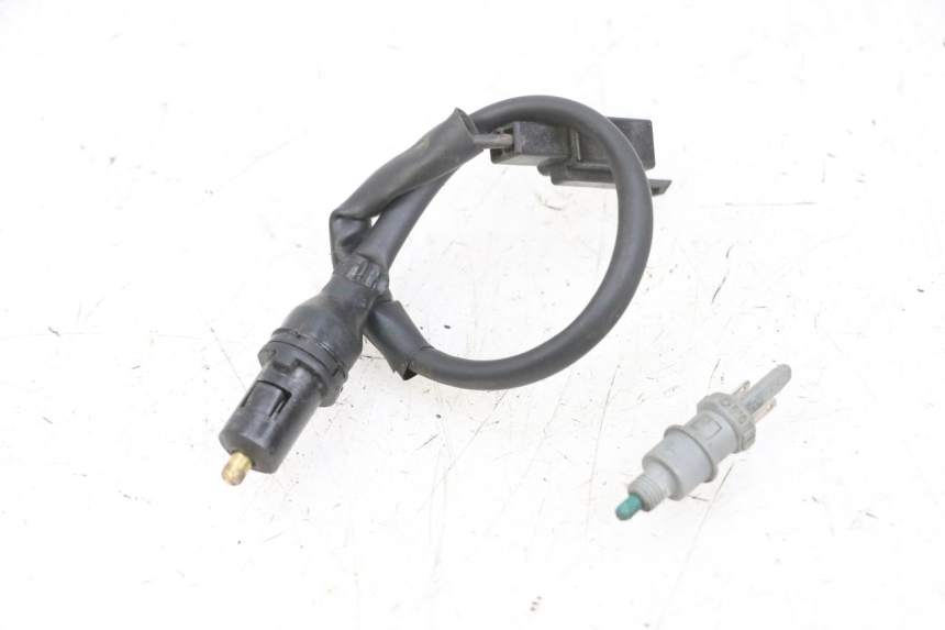 photo de Włącznik światła stopu YAMAHA BW'S EASY 50 (2013 - 2016) - Widok główny