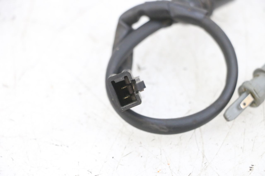 photo de Włącznik światła stopu YAMAHA BW'S EASY 50 (2013 - 2016) - Zoom stanu zużycia