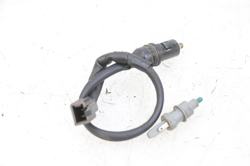 photo de Włącznik światła stopu YAMAHA BW'S EASY 50 (2013 - 2016) - Inny kąt widzenia