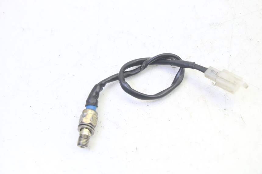 photo de WŁĄCZNIK ŚWIATEŁ STOP PRAWY ADIVA AD3 300 (2014 - 2020) - Szczegół części