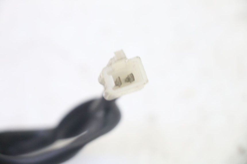 photo de WŁĄCZNIK ŚWIATEŁ STOP PRAWY ADIVA AD3 300 (2014 - 2020) - Zbliżenie techniczne