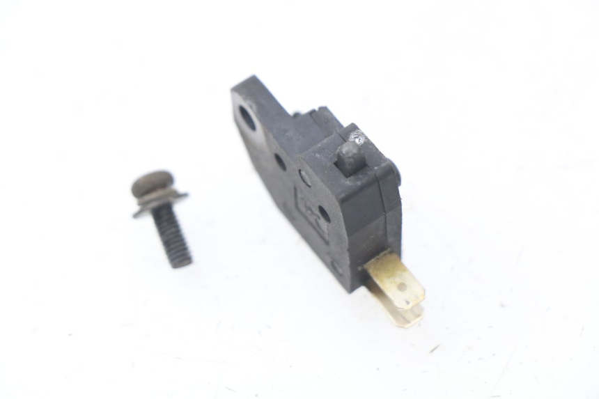 photo de WŁĄCZNIK ŚWIATEŁ STOP PRAWY KYMCO AGILITY CITY 2T 50 (2008 - 2016) - Zoom stanu zużycia