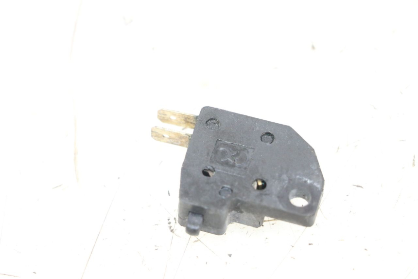 photo de WŁĄCZNIK ŚWIATEŁ STOP PRAWY KYMCO AGILITY FR 2T 50 (2012 - 2017) - Zoom stanu zużycia