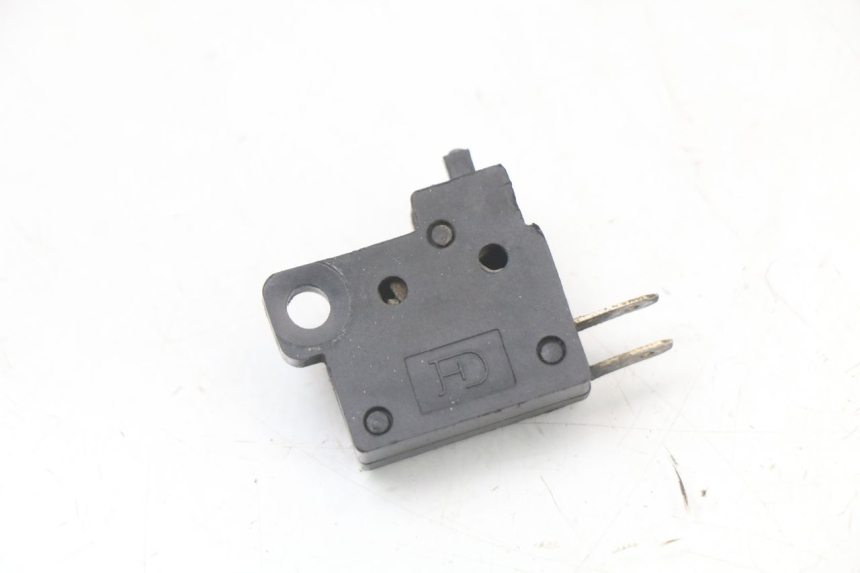 photo de Włącznik światła stopu prawy KYMCO AGILITY RS 4T 50 (2009 - 2013) - Zoom stanu zużycia