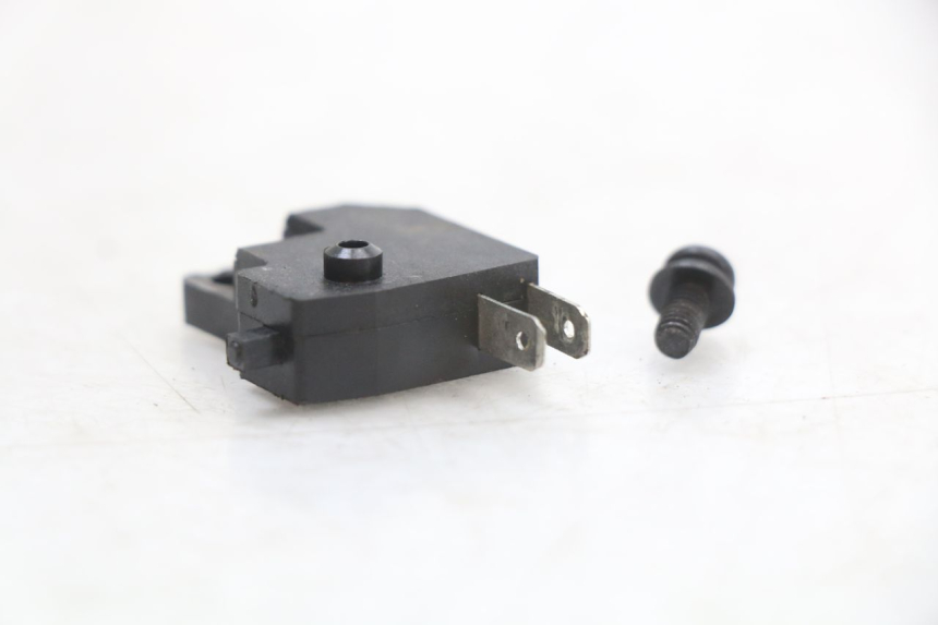 photo de WŁĄCZNIK ŚWIATEŁ STOP PRAWY TNT MOTOR BOSTON 4T 50 (2018 - 2025) - Widok główny