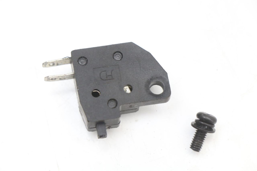 photo de WŁĄCZNIK ŚWIATEŁ STOP PRAWY TNT MOTOR BOSTON 4T 50 (2018 - 2025) - Zoom stanu zużycia