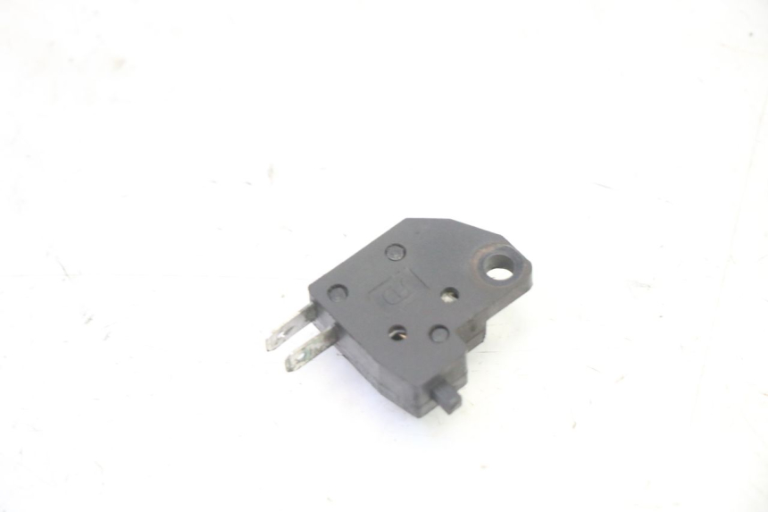 photo de WŁĄCZNIK ŚWIATEŁ STOP PRAWY ORCAL CAVARO 4T 50 (2019 - 2023) - Szczegół części