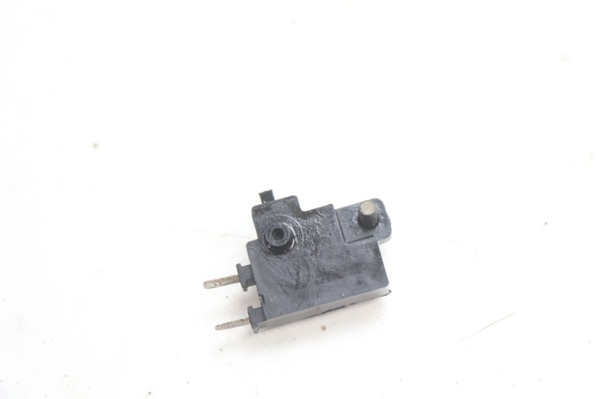 photo de STYK ŚWIATEŁ STOP PRAWY HONDA CB F HORNET 600 (2005 - 2006) - Zoom stanu zużycia