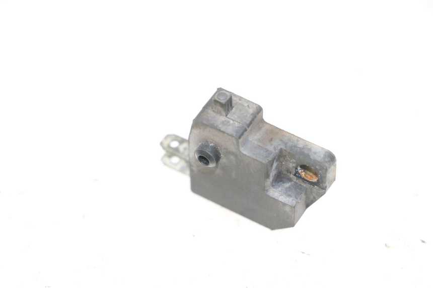 photo de WŁĄCZNIK ŚWIATEŁ STOP PRAWY KSR CODE 125 (2018 - 2020) - Zoom stanu zużycia