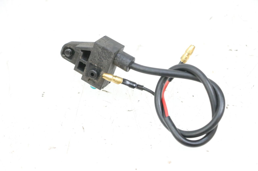 photo de WŁĄCZNIK ŚWIATEŁ STOP PRAWY SEGWAY NINEBOT E125S 1 (2022 - 2026) - Zoom stanu zużycia